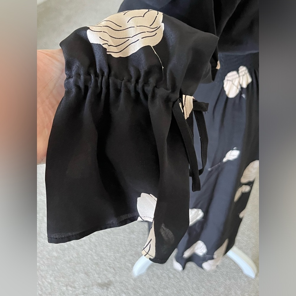 NWOT All Saints Black with Cream Lavete Rodin Smocked Floral Silk Dress Size S - Picture 7 of 11